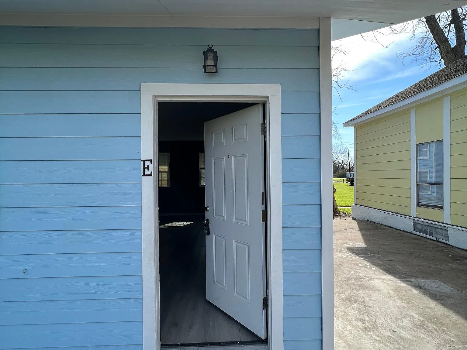 513 E Caney St — Photo 3