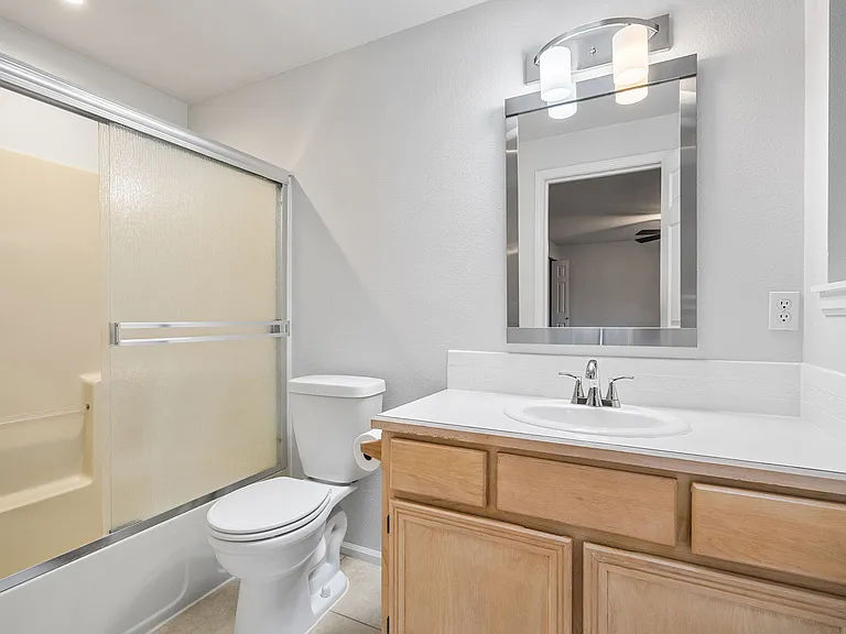 1801 NE Purcell Blvd #11 — Photo 16