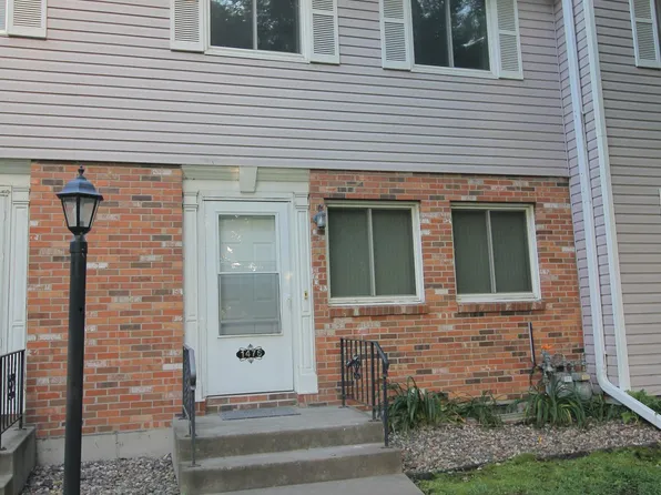 1476 Goodwin Ave N, Oakdale, MN 55128