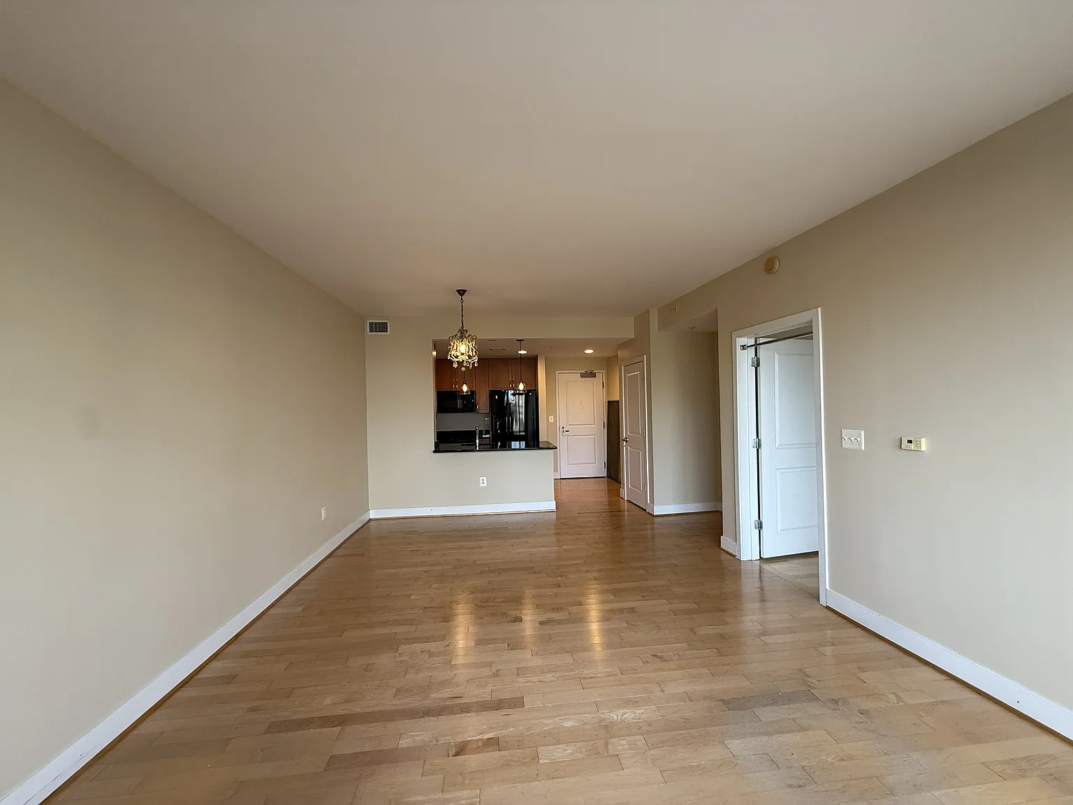 1 bed, 743 sqft, $2,600 — Photo 4