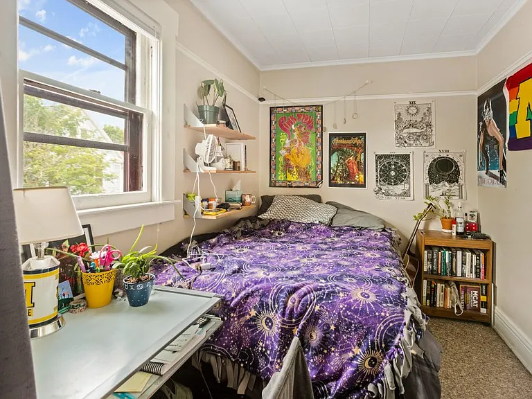 Study is part of 2nd floor spacious room.