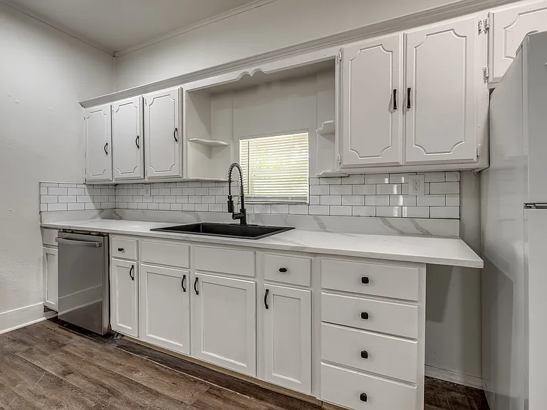 515 W Martin St — Photo 14