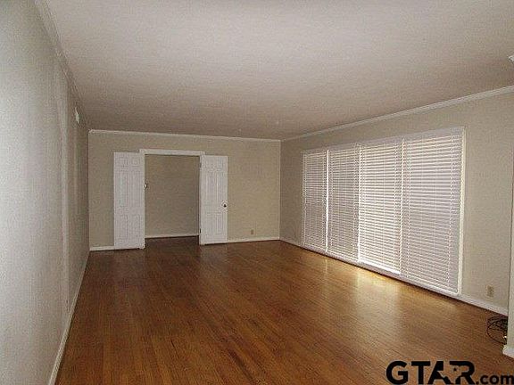 3rd image of 224 W Manning St