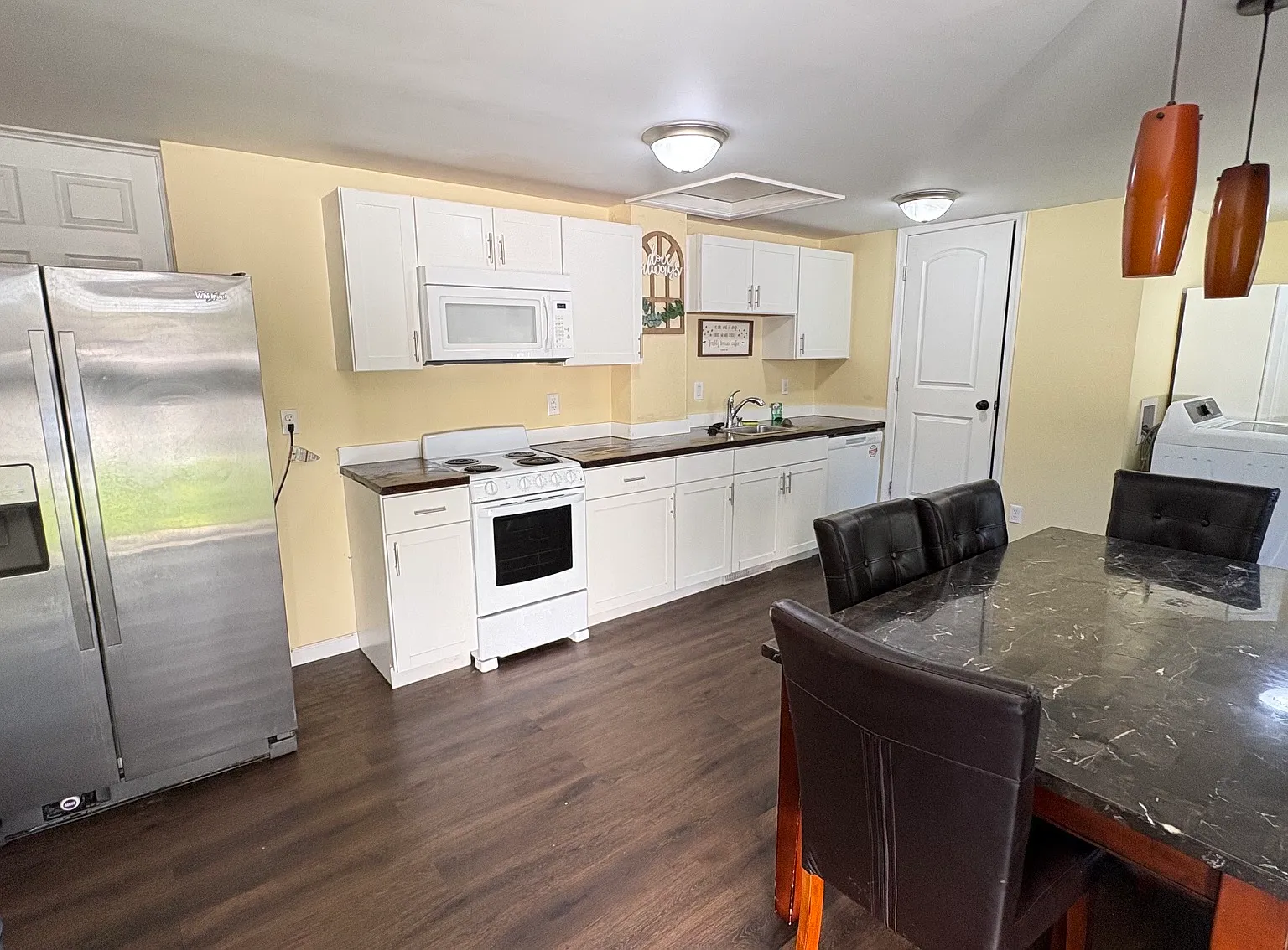 2 bed, 1350 sqft, $1,850 — Photo 3