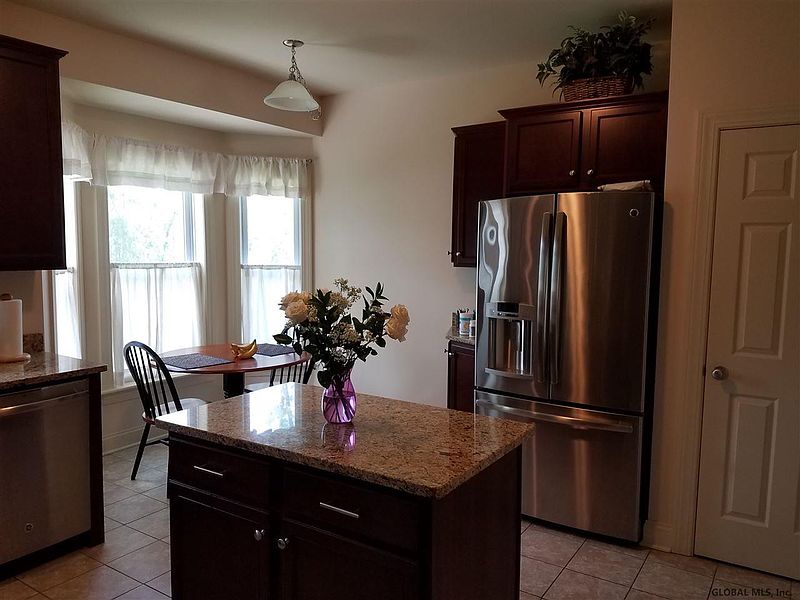 5th image of 10 STONEBRIDGE Drive