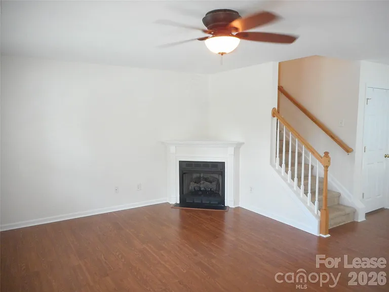 322 Deep Water Ln — Photo 4