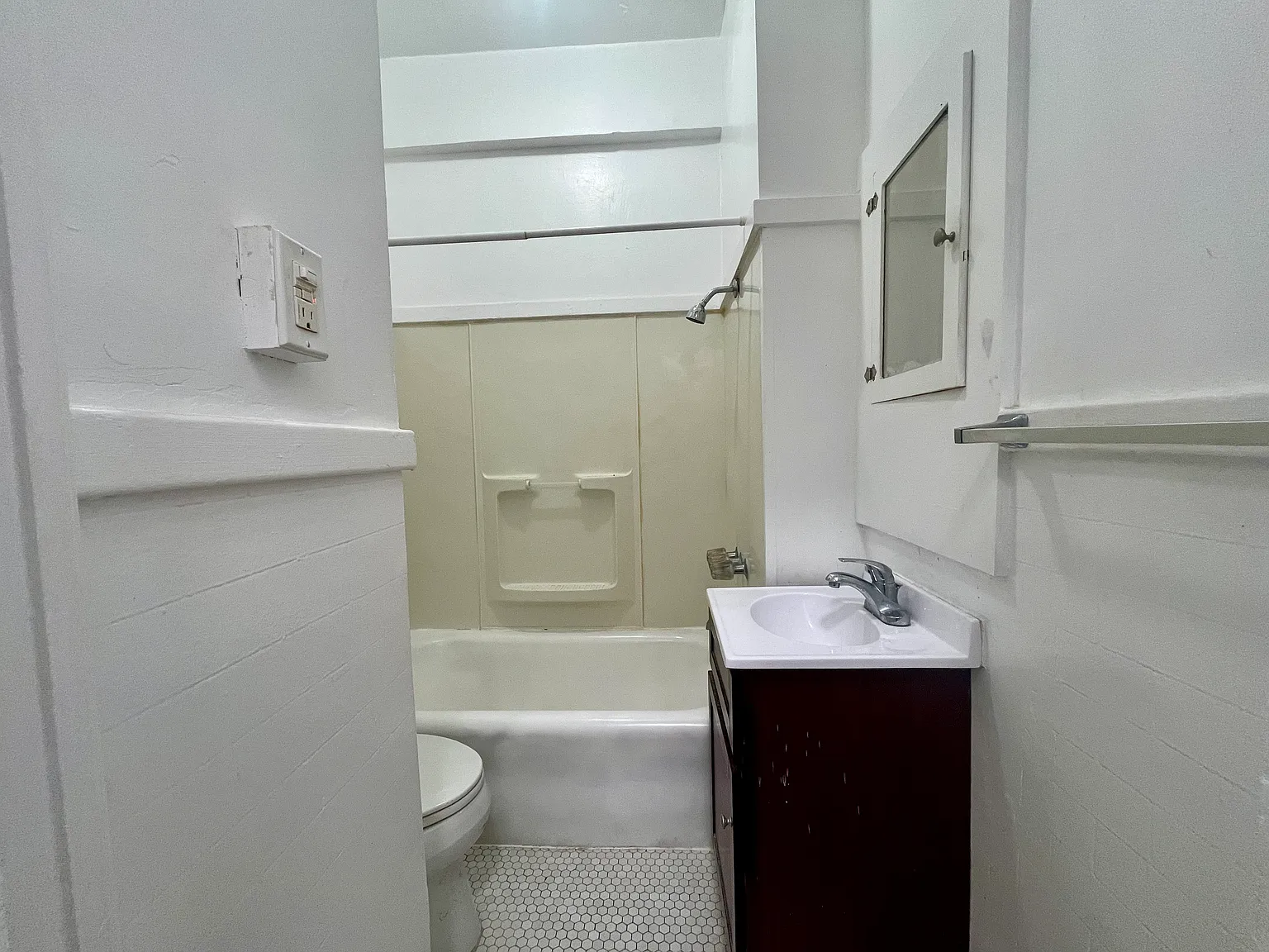 575 Ofarrell St — Photo 2