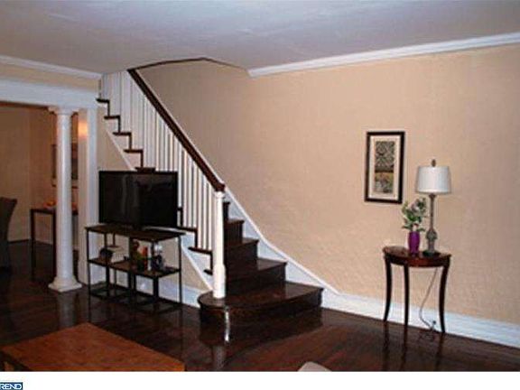 5th image of 525 W Nedro Ave