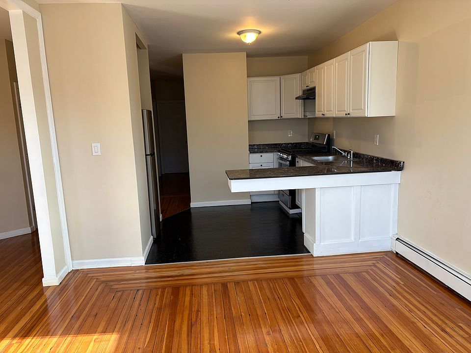 1st image of 358 Cary Ave #3