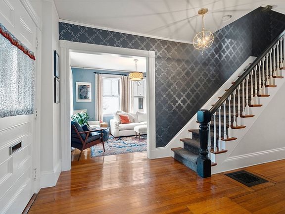 5th image of 22 Grant St