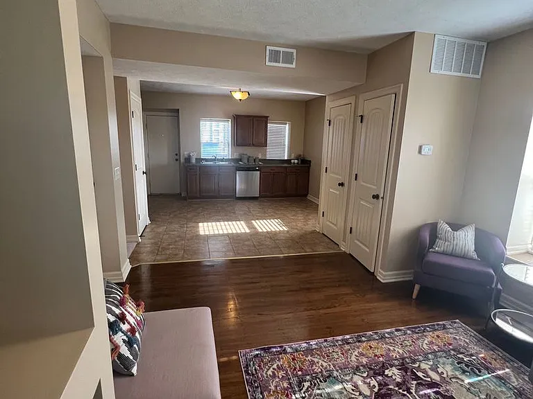 3007 Jackson St — Photo 17