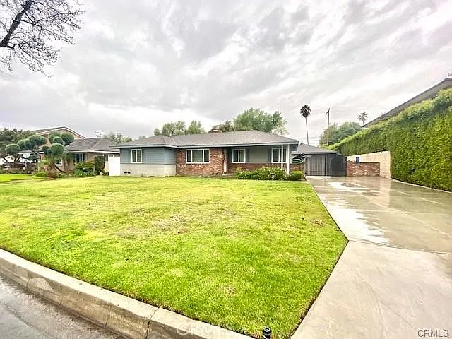 2319 El Capitan Ave — Photo 1