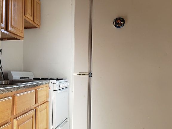 3rd image of 490 W 187th St APT 6K