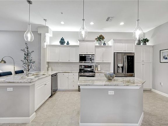 3rd image of 8661 Piazza Del Lago CIR #204