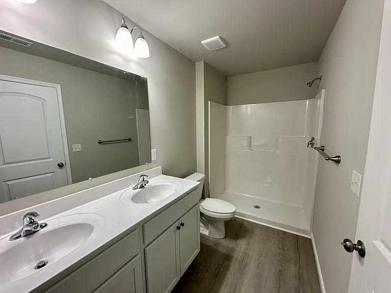226 Rojan Rd — Photo 18