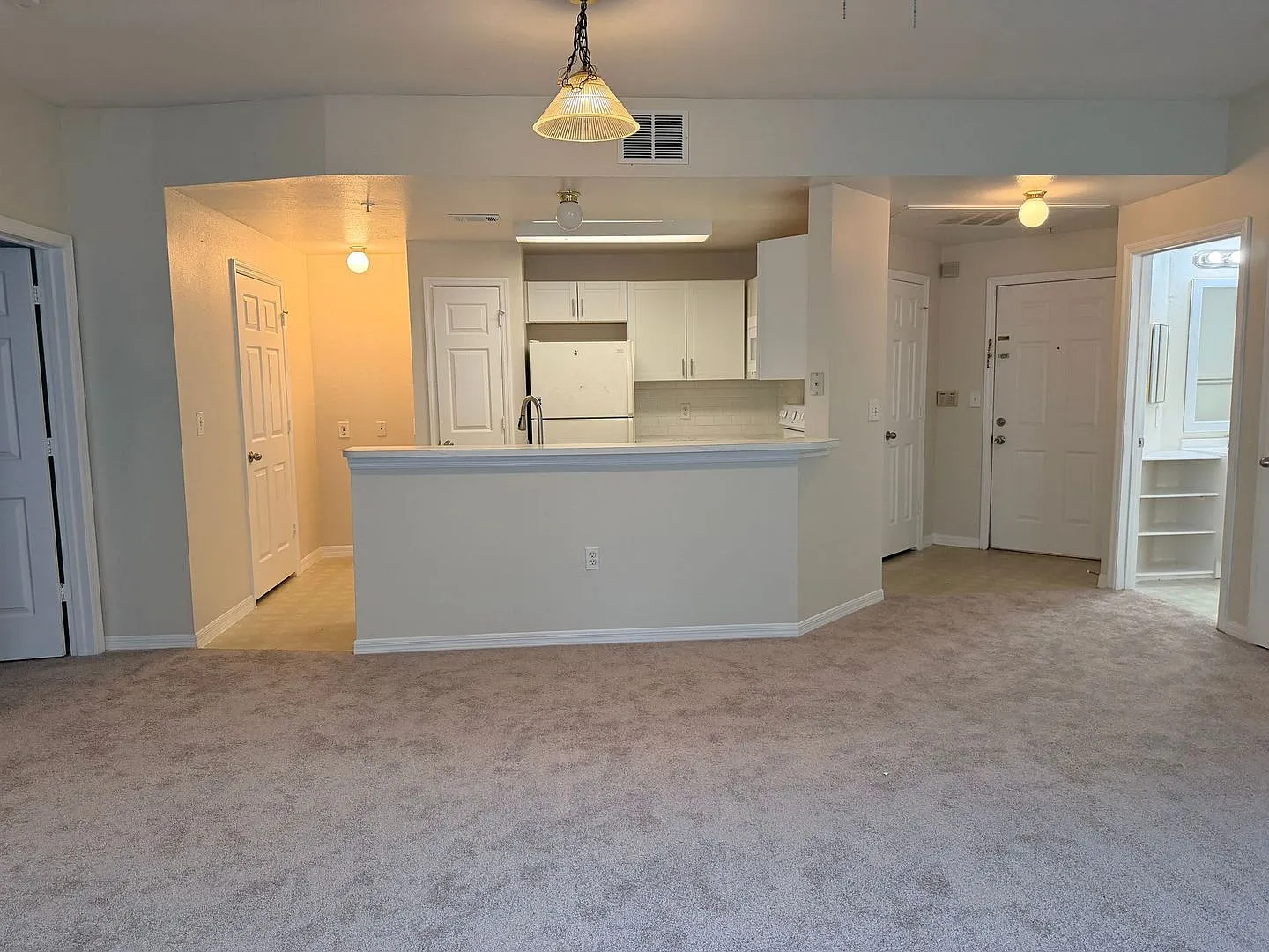 2025 Erving Cir — Photo 4