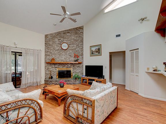 4th image of 1866 E Spruce Creek Blvd
