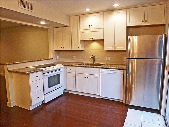 4th image of 7409 Shadow Hill Dr APT 106