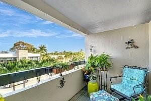 1st image of 5495 NE 25th Avenue #301