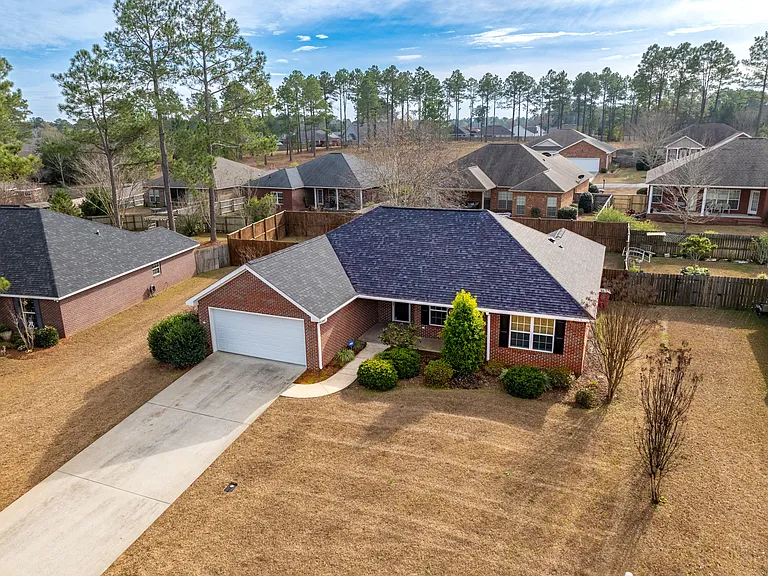105 Cypress Ridge Rd — Photo 2