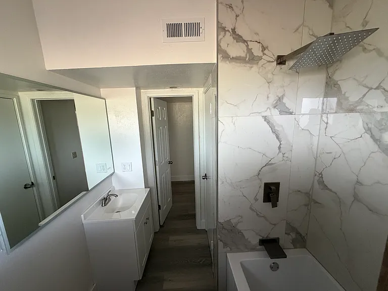 2500 Myrtle Ave — Photo 17