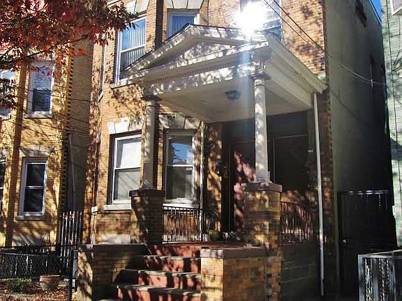 2nd image of 261 Pacific Ave #2