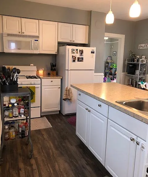 308 W Scott St — Photo 11