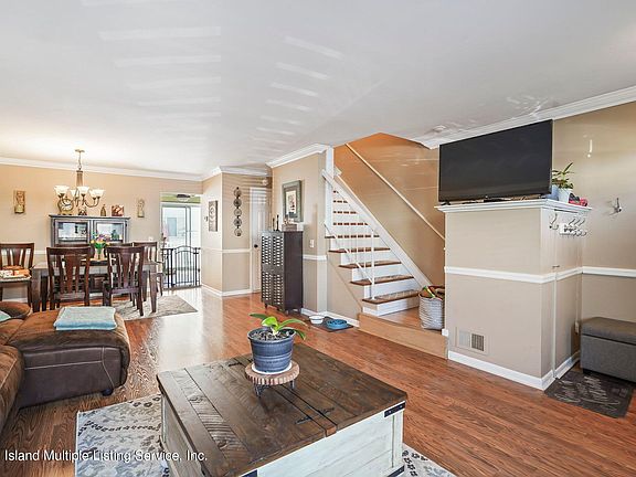 5th image of 85 Freedom Ave APT C