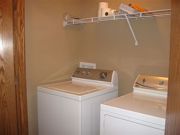 5th image of 5030 Maderia Dr