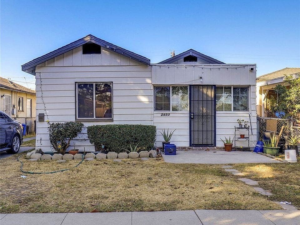 1st image of 2453 Hayes Ave
