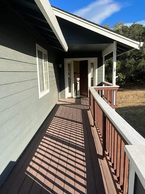 817 Hayden Ave — Photo 2