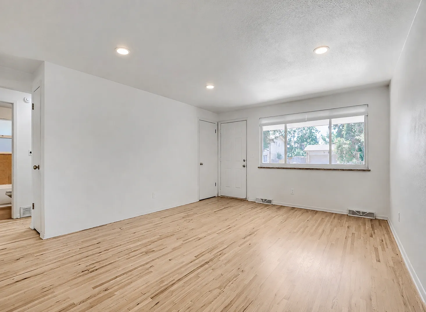 4 bed, 1749 sqft, $2,780 — Photo 2