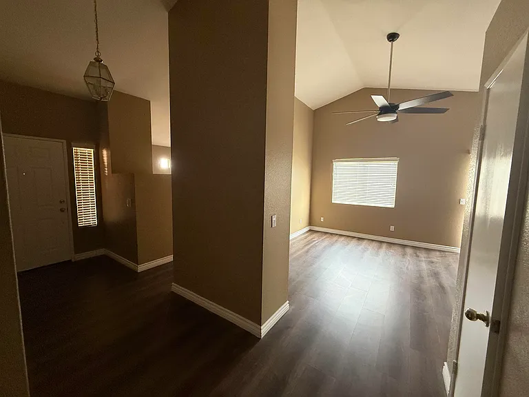 14819 Rosemary Dr — Photo 12