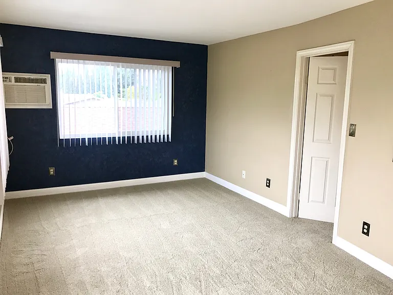 8700 Rumson Dr — Photo 3