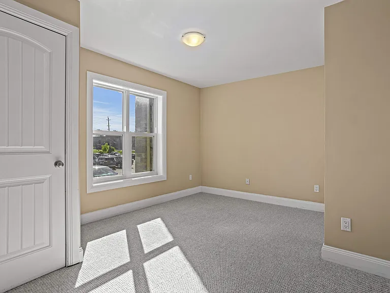 539 Armstrong Rd — Photo 8