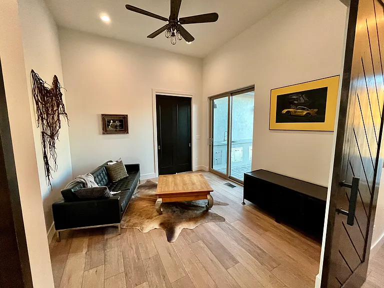 3505 W Friendly Meadow Rd — Photo 18