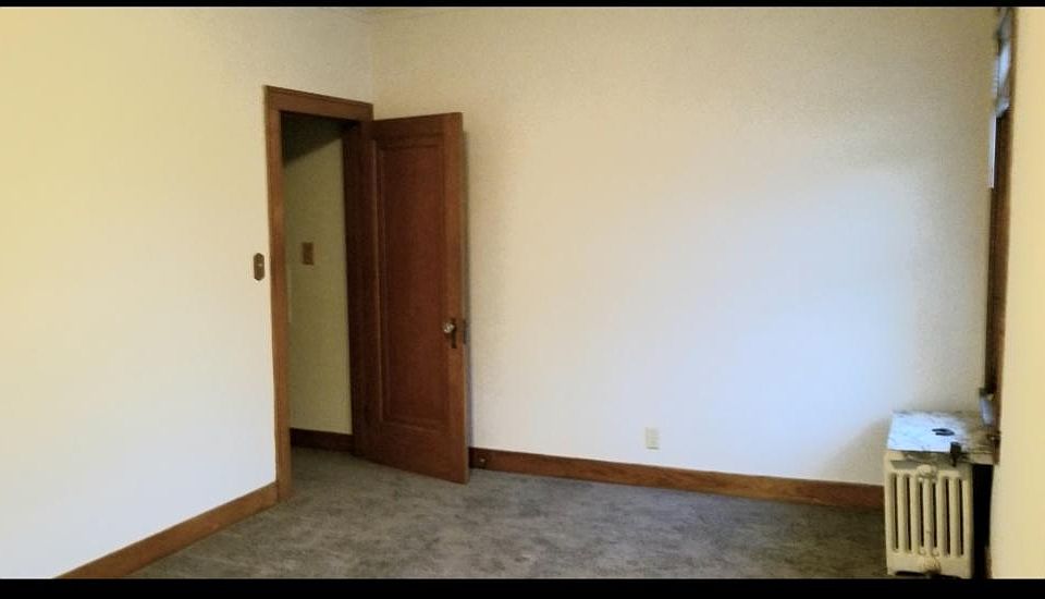 2715 Biddle Ave Wyandotte MI Zillow