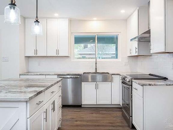 4th image of 1001 Villa Venyce Ct