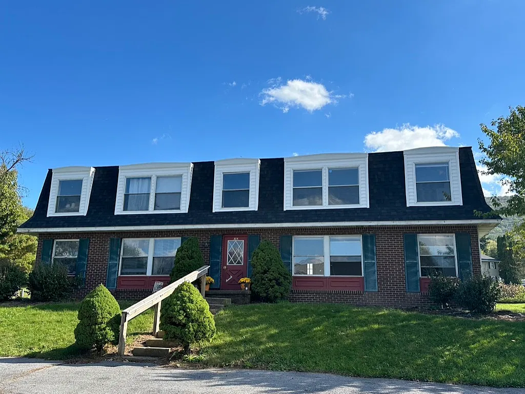2 bed, 850 sqft, $1,350 — Photo 1