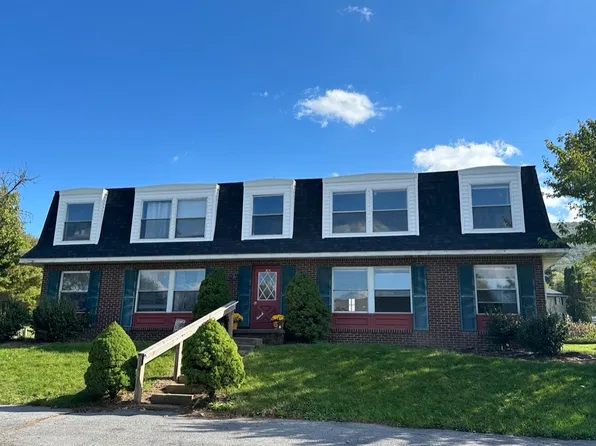 304 Homestead Ln #4, Boalsburg, PA 16827