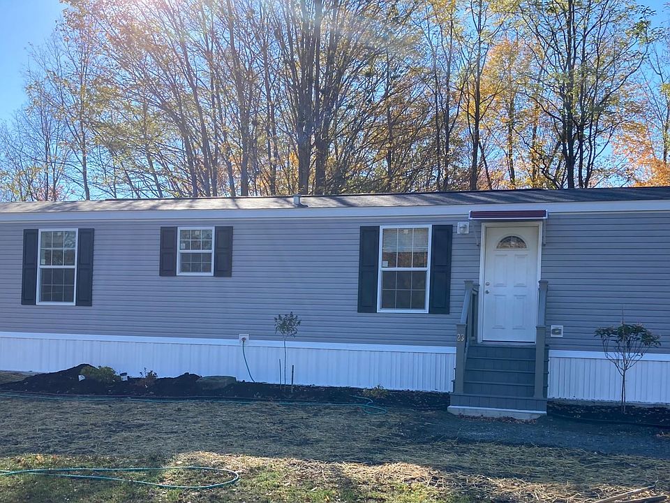 Brand new manufactured 2 BR, 2 BA home.