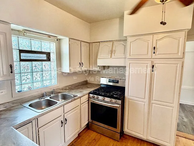 1434 W 112th Pl — Photo 4