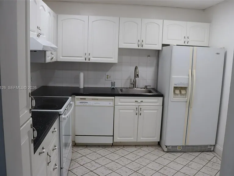 2801 NE 183rd St #405W — Photo 16