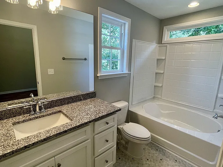 208 Power Ave #B — Photo 11