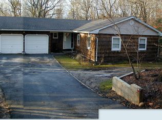 27 Long Pond Rd, Wading River, NY 11792