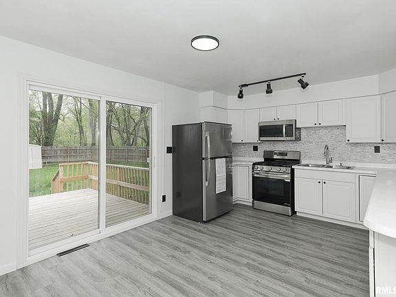 4th image of 3200 9th Street Ct