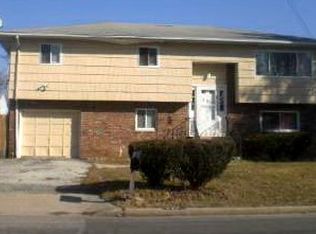 820 Clocks Blvd, Massapequa, NY 11758