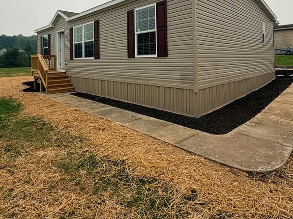 4 Cherokee Dr, Shippensburg, PA 17257