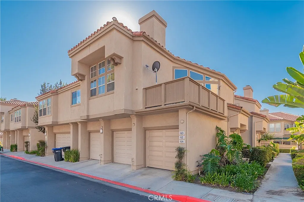 2 bed, 1197 sqft, $3,300 — Photo 1