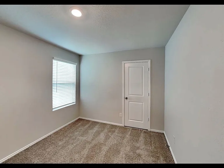 1408 Meadowlark Dr — Photo 9